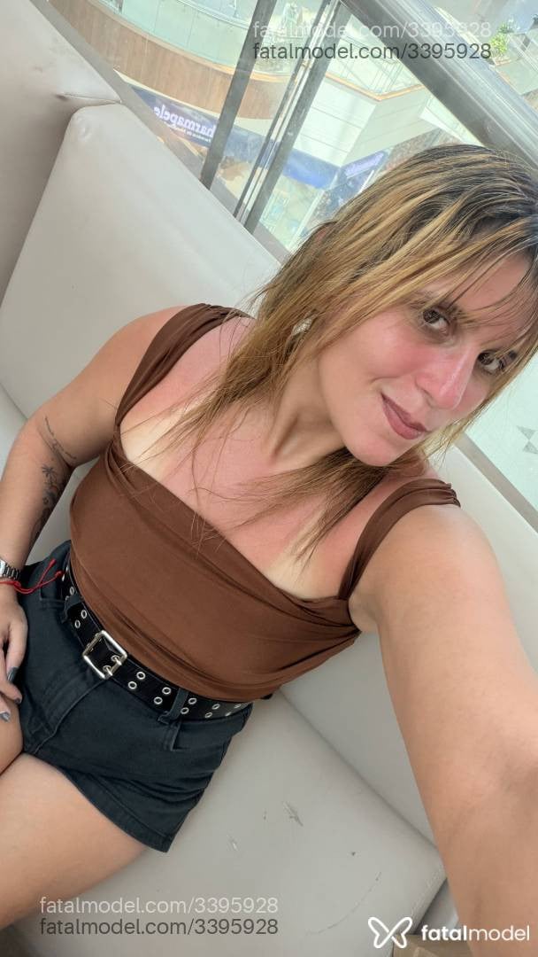 Acompanhante mulher loira (o) de olhos castanhos - Mayzinha