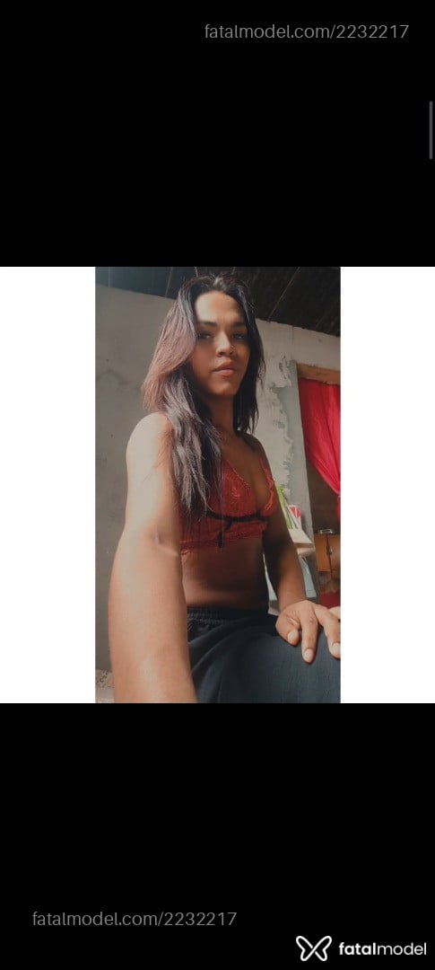 Acompanhante mulher trans loira (o) de olhos pretos - Luana