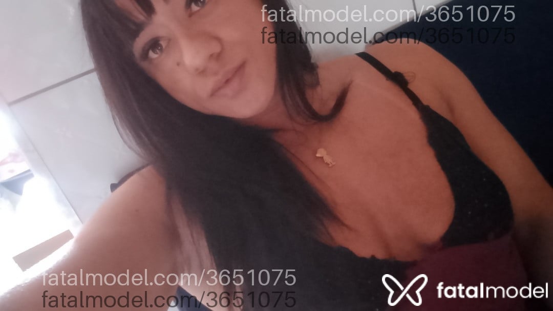 Acompanhante mulher com cabelo castanho de olhos mel - Jennifer