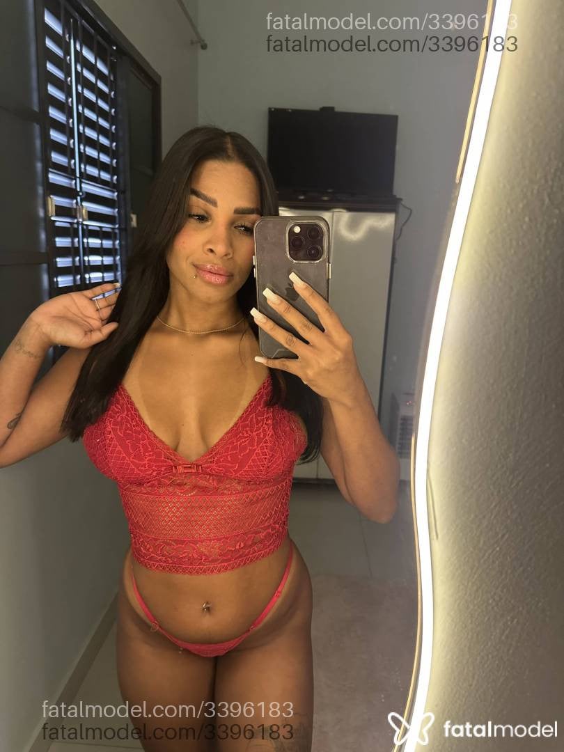 Acompanhante mulher morena (o) de olhos pretos - Veronica
