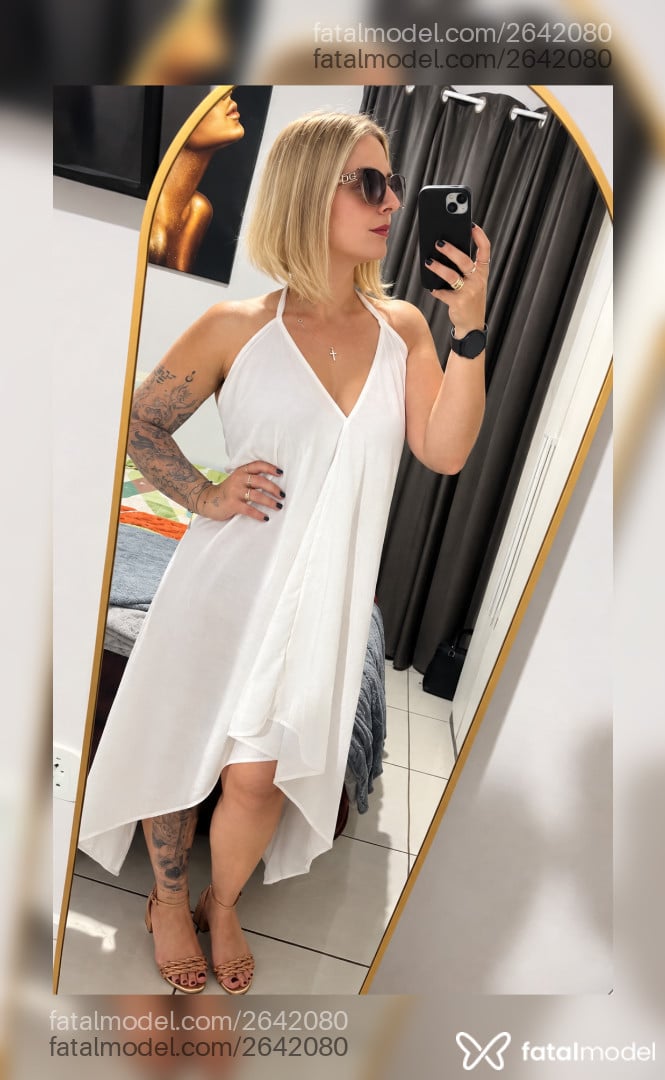 Acompanhante mulher loira (o) de olhos mel - Klér