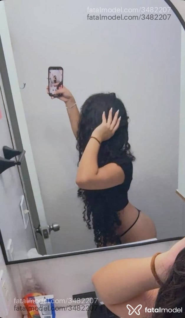 Acompanhante mulher morena (o) de olhos castanhos - Yanca Cabral