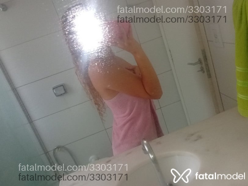 Acompanhante mulher com cabelo castanho de olhos castanhos - Maduh