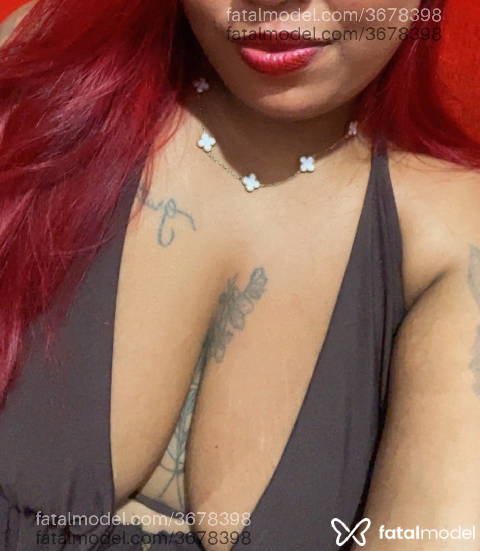 Acompanhante mulher ruiva (o) de olhos castanhos - Indiah