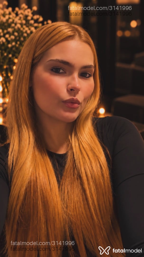Acompanhante mulher ruiva (o) de olhos mel - Laura