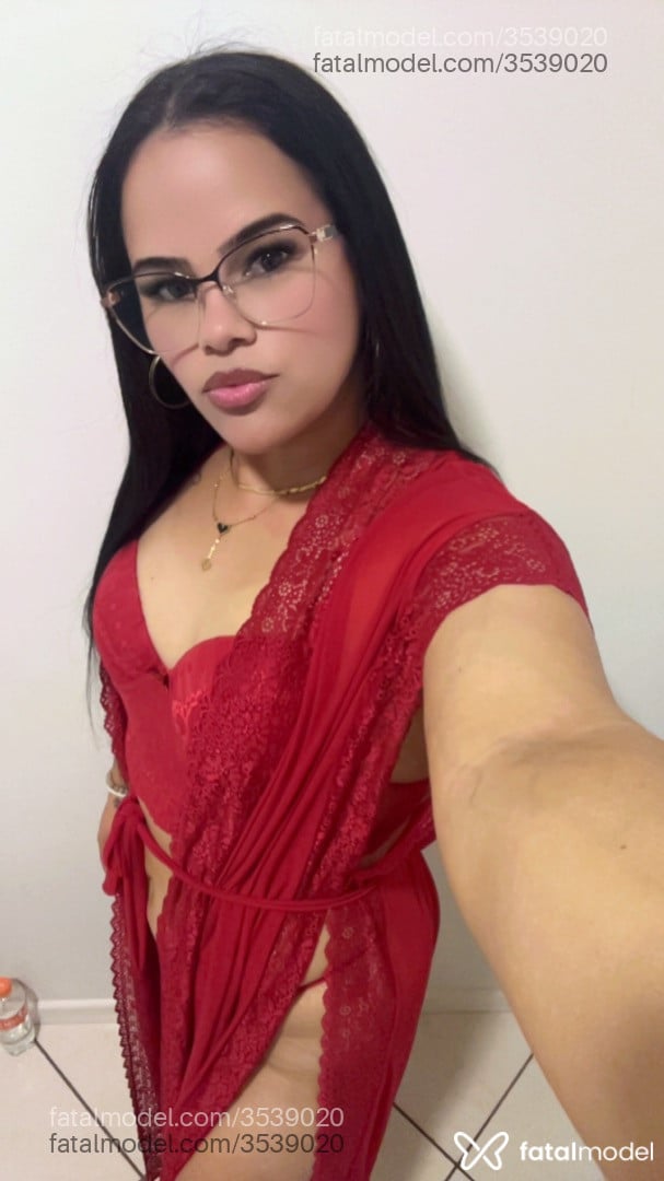 Acompanhante mulher morena (o) de olhos pretos - Patrícia