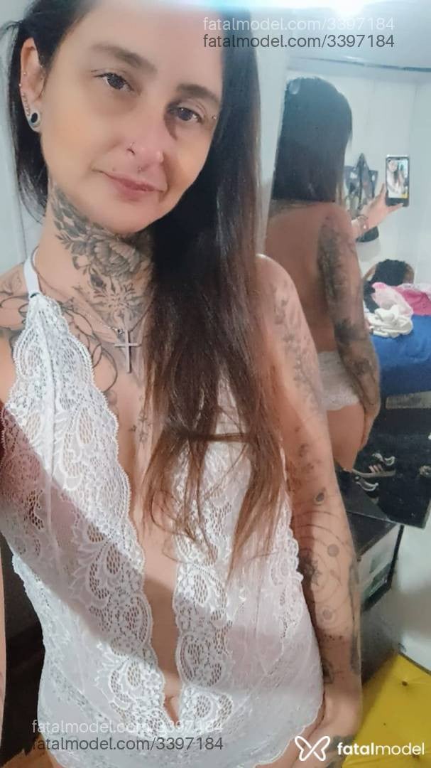 Acompanhante mulher com cabelo castanho de olhos castanhos em Cruz Alta - Denise