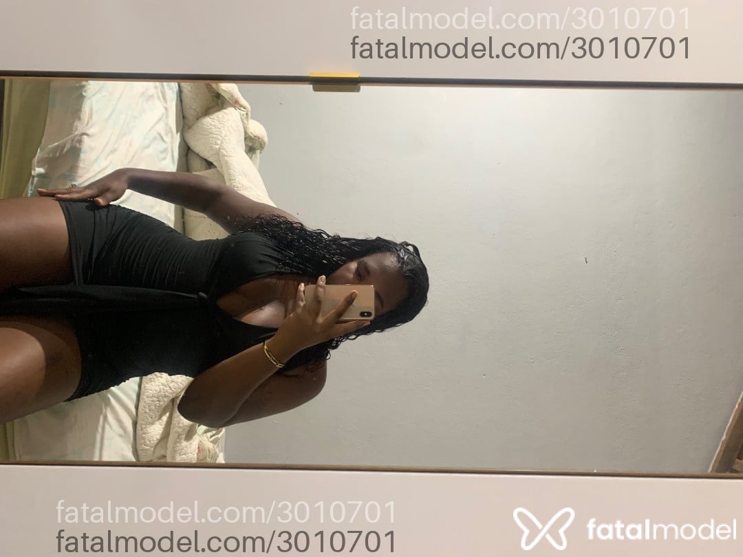Acompanhante mulher com cabelo castanho de olhos castanhos - Júlia Castro