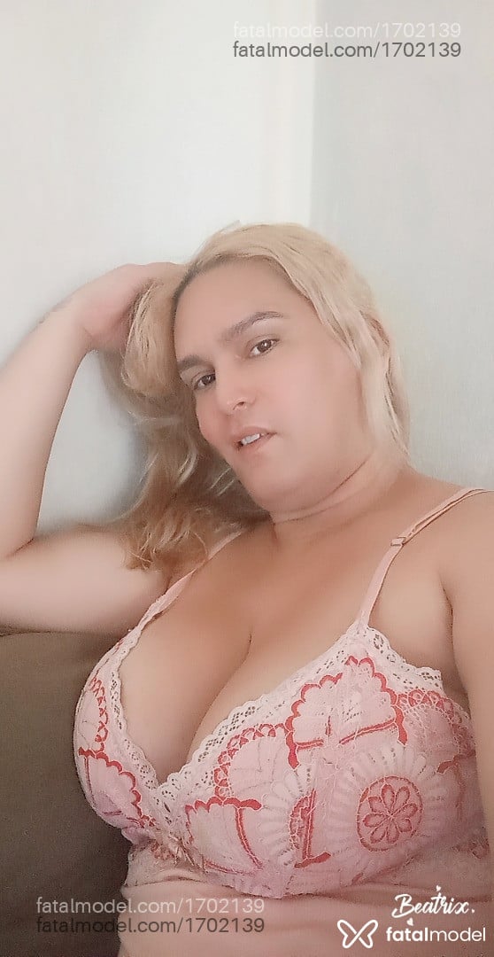 Acompanhante mulher trans loira (o) de olhos castanhos - Tamara ayalla