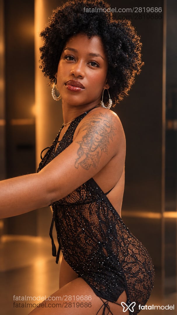 Acompanhante mulher morena (o) de olhos pretos - Vitória Valença