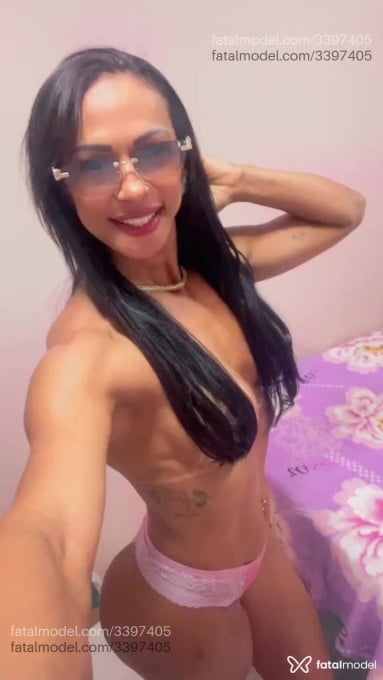 Acompanhante mulher morena (o) de olhos mel - Dayane Acompanhante mulher morena (o) de olhos mel - Dayane
