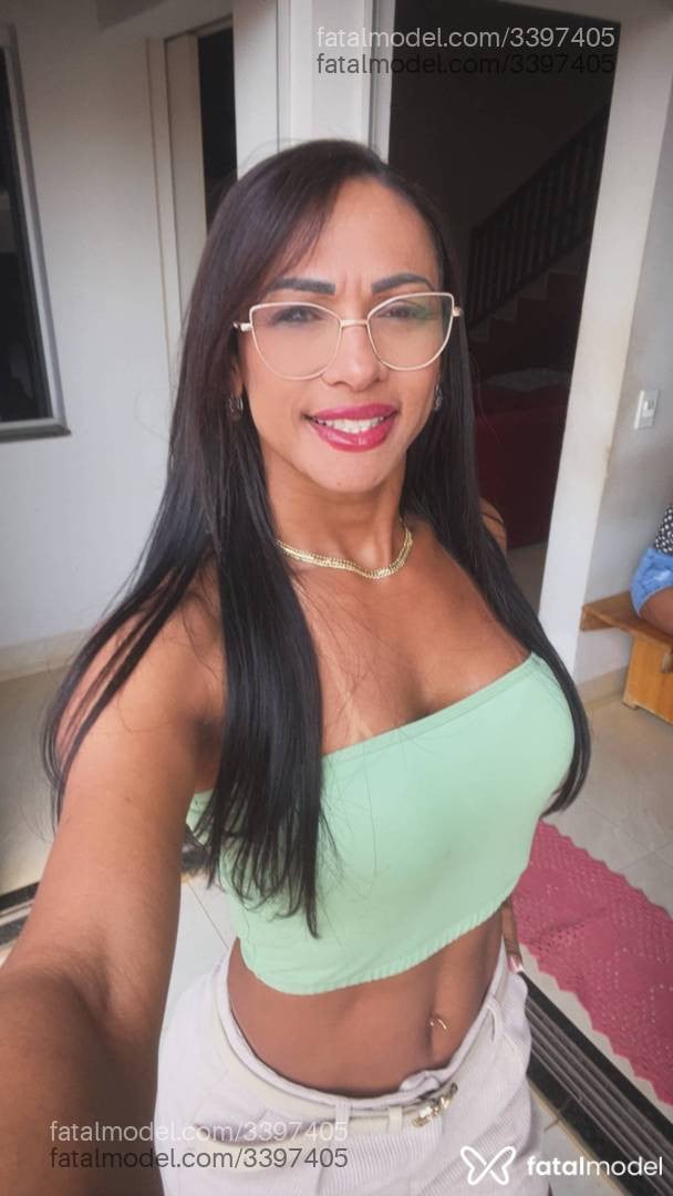 Acompanhante mulher morena (o) de olhos mel - Dayane