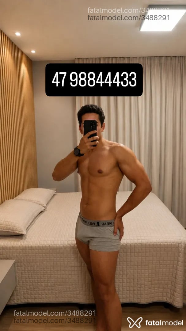 Acompanhante homem com cabelo castanho de olhos castanhos - Lucas