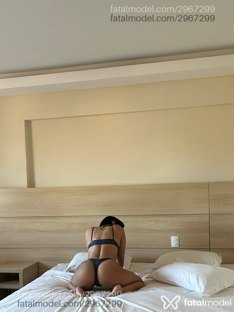 Acompanhante mulher morena (o) de olhos castanhos - Hanna