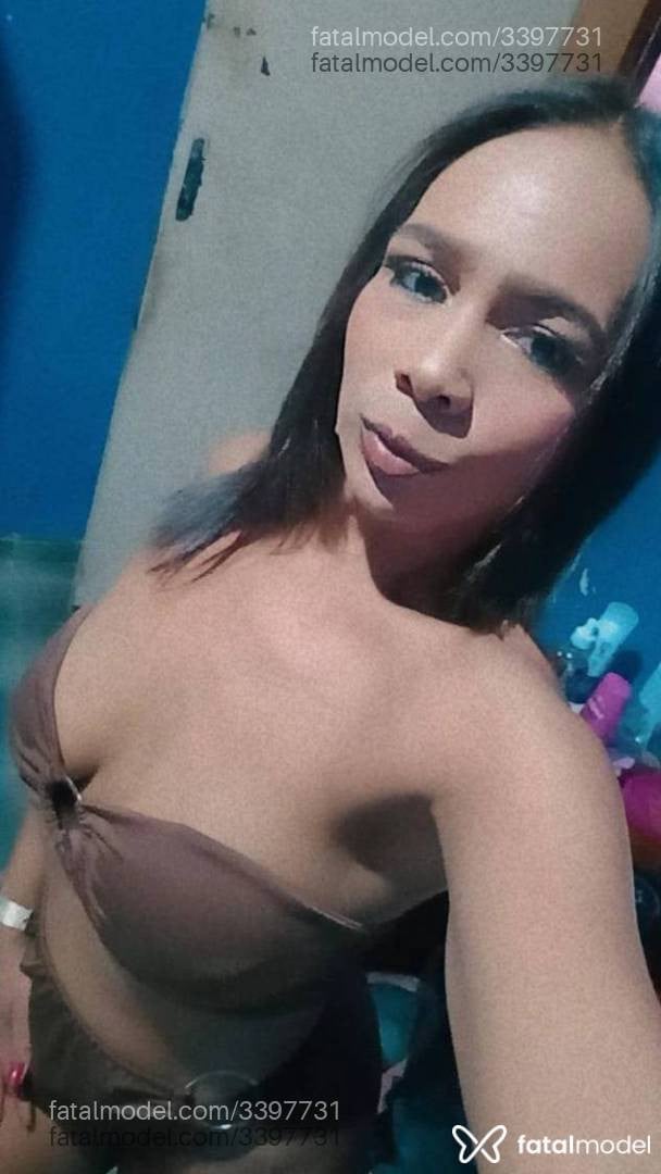 Acompanhante mulher morena (o) de olhos pretos - Yara Bastos