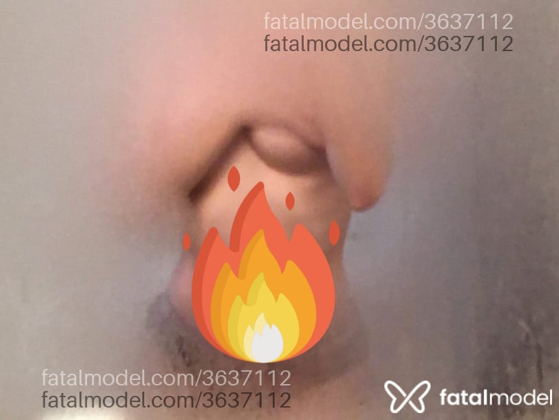Acompanhante mulher loira (o) de olhos castanhos - Gabrielle