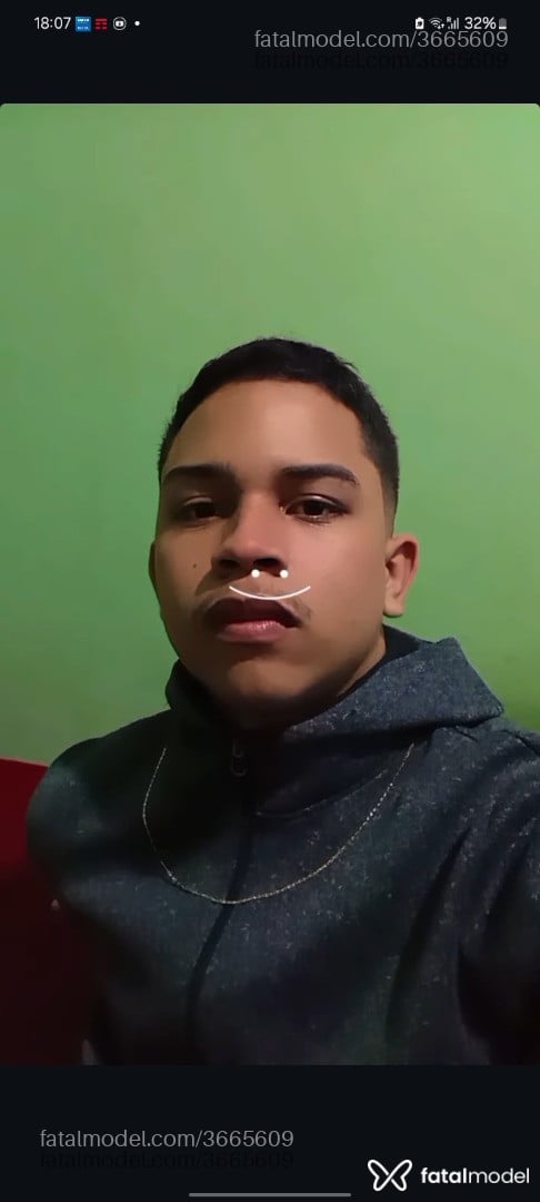 Acompanhante homem morena (o) de olhos pretos - Miguel