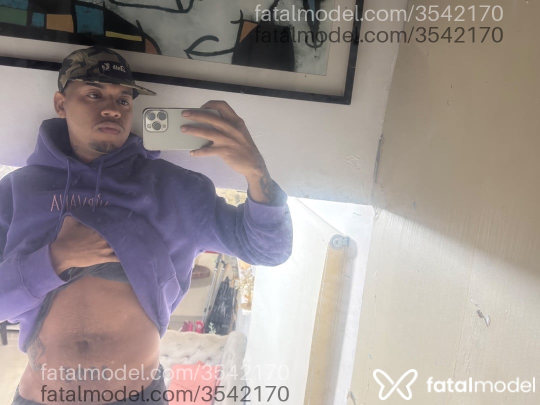 Acompanhante homem com cabelo castanho de olhos castanhos - Mestredoprazer
