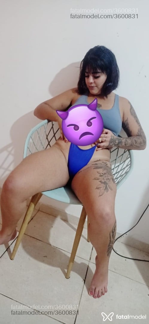 Acompanhante mulher morena (o) de olhos verdes - Moranguiinho