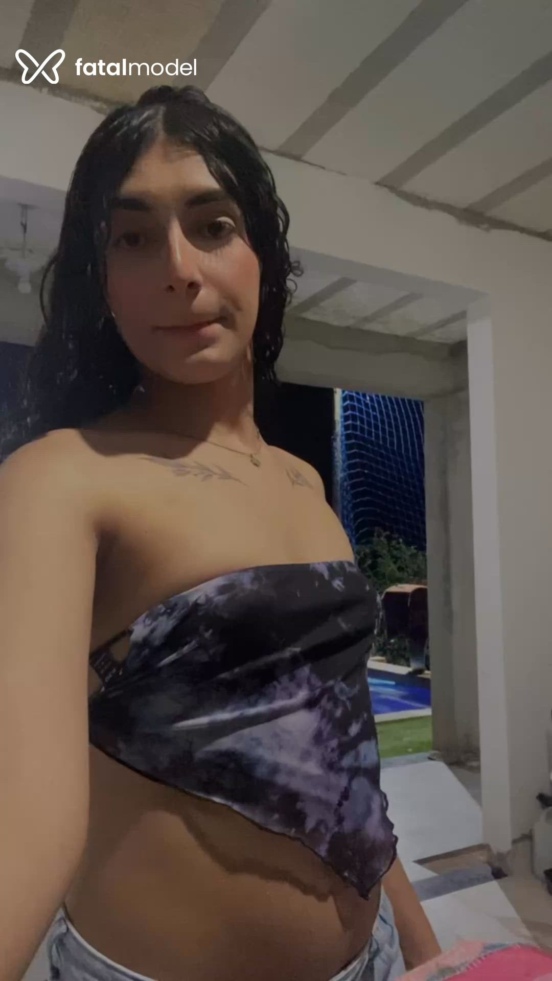Acompanhante mulher trans morena (o) de olhos castanhos - Manuh