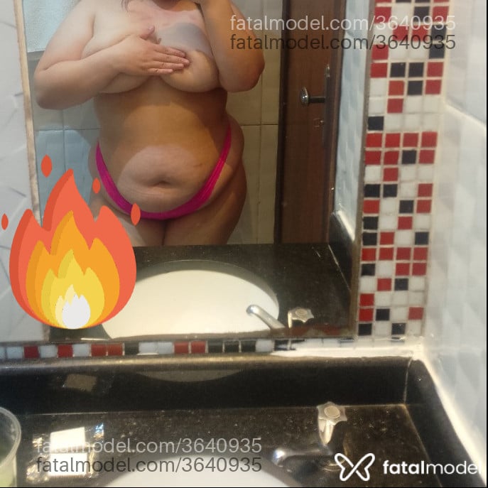 Acompanhante mulher com cabelo castanho de olhos castanhos - Keyse