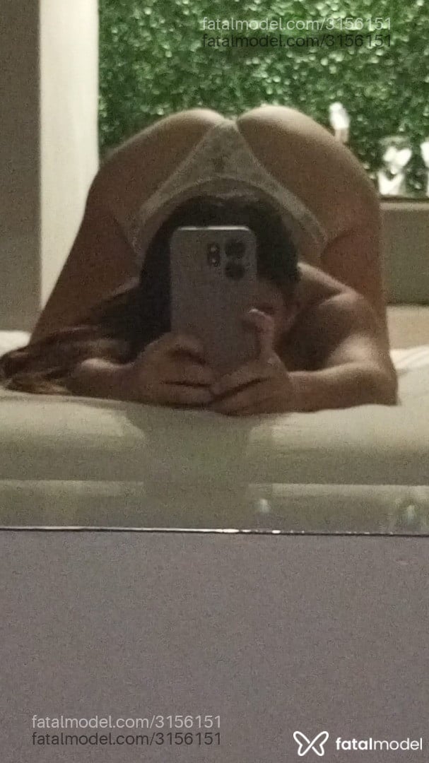 Acompanhante mulher com cabelo castanho de olhos castanhos - Gabi