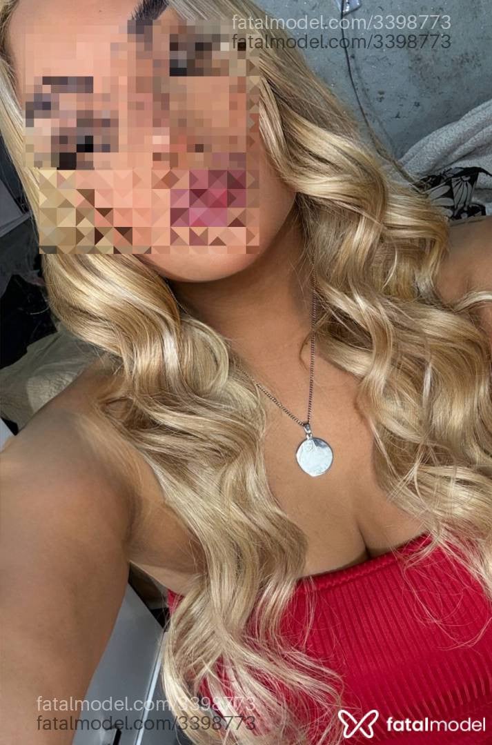 Acompanhante mulher loira (o) de olhos castanhos - Ninna