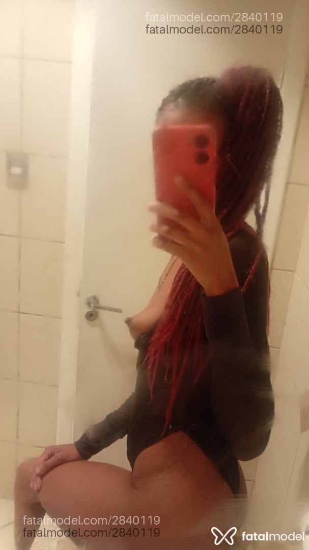 Acompanhante mulher morena (o) de olhos pretos - Lusafadex