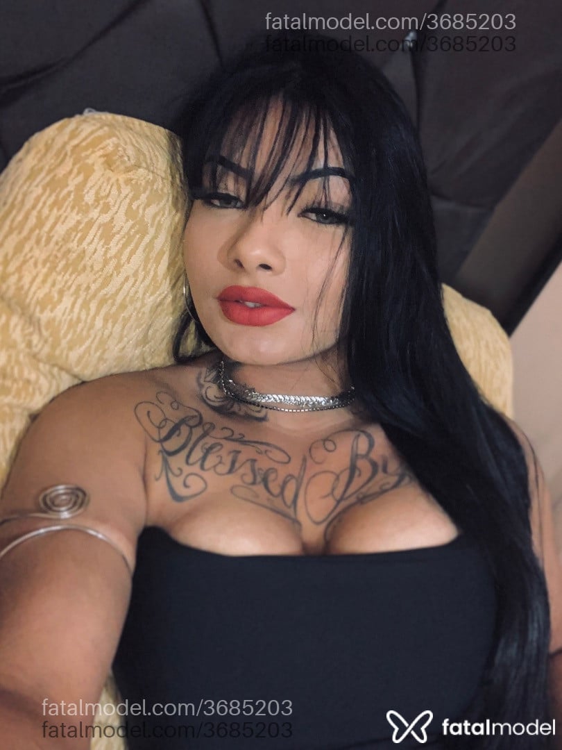 Acompanhante mulher morena (o) de olhos verdes - Lavínia
