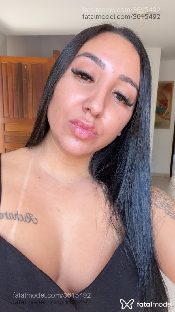 Acompanhante mulher com cabelo castanho de olhos castanhos - Tamiriz Ventura