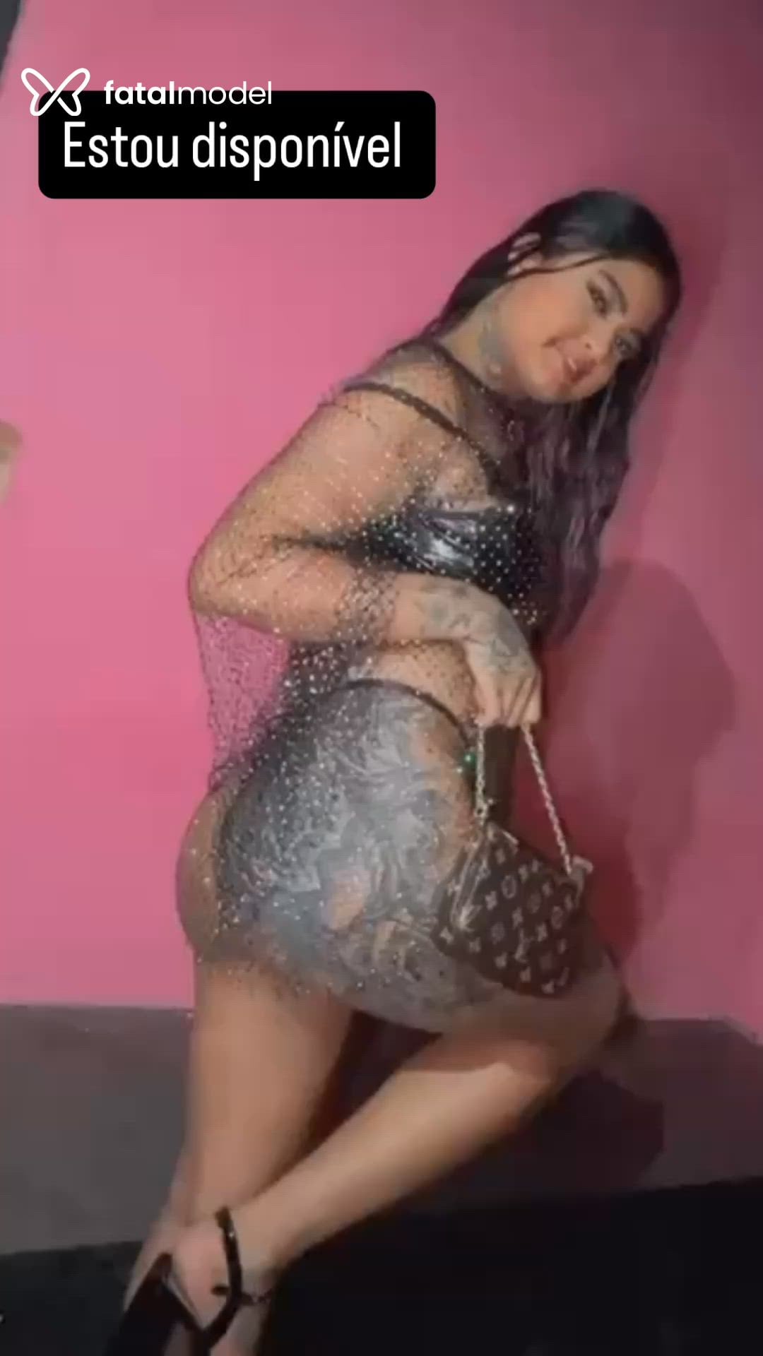 Acompanhante mulher morena (o) de olhos pretos - Juliaaah