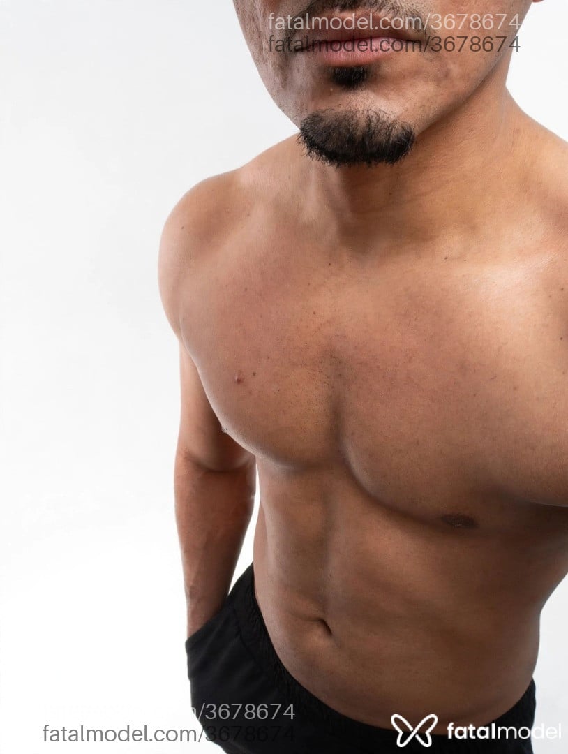 Acompanhante homem com cabelo castanho de olhos castanhos - Dezin