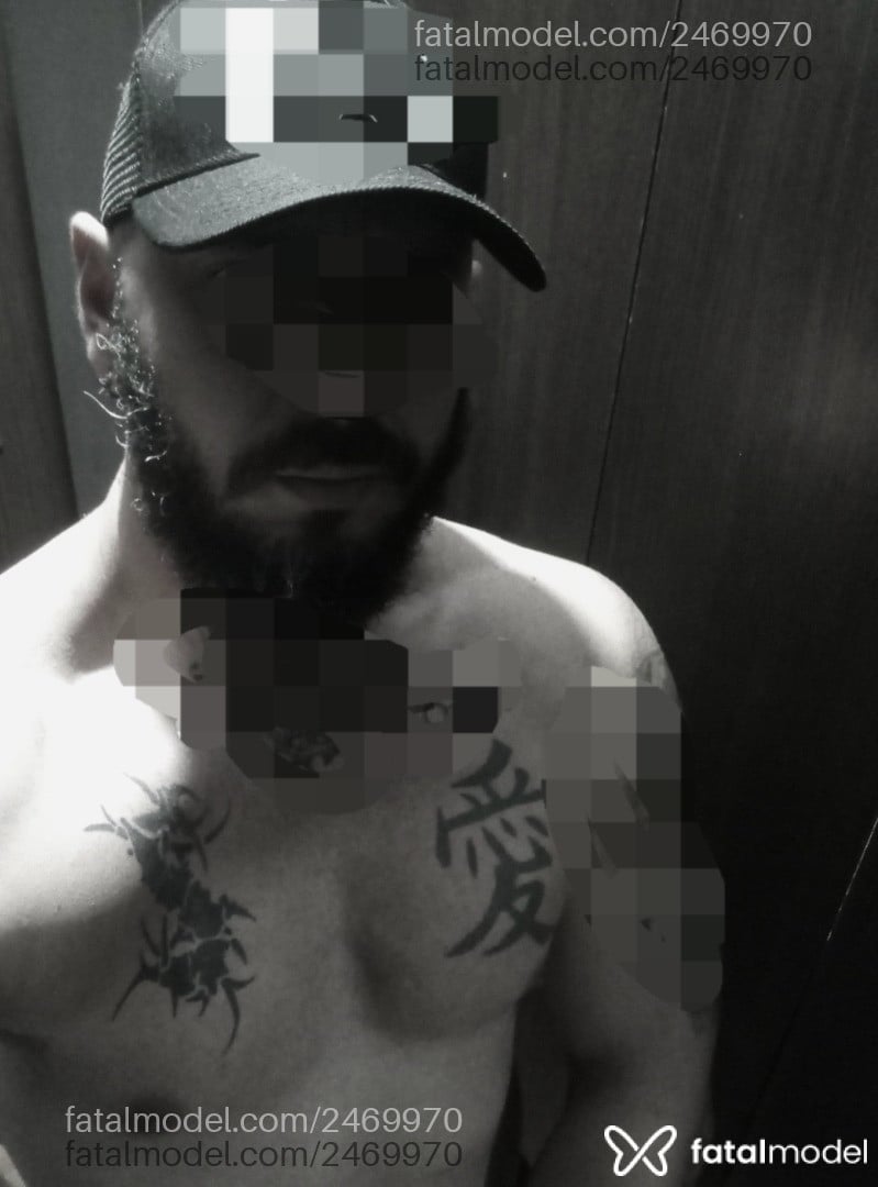 Acompanhante homem morena (o) de olhos castanhos - Corey
