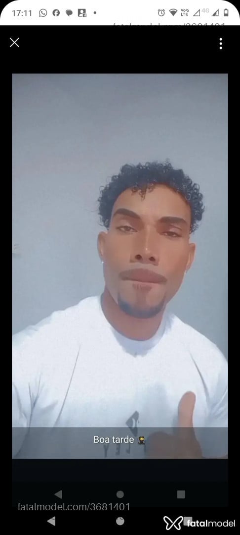 Acompanhante homem com cabelo castanho de olhos pretos - Adrian