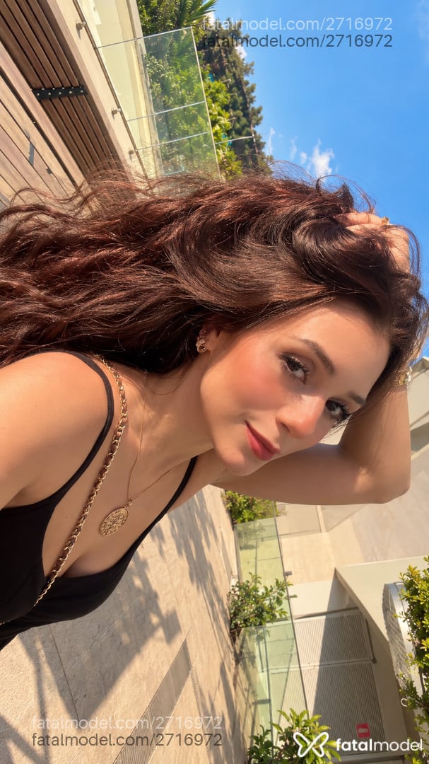 Acompanhante mulher morena (o) de olhos castanhos - Giovanna Lovatelli