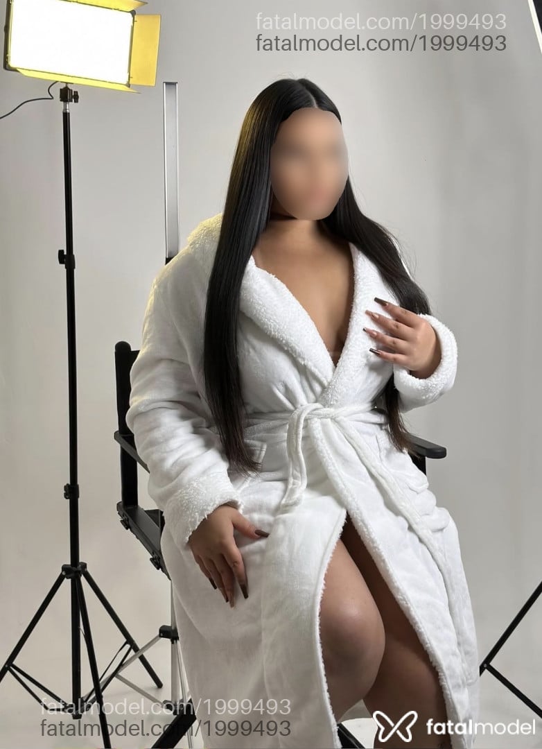 Acompanhante mulher com cabelo castanho de olhos castanhos - Ane