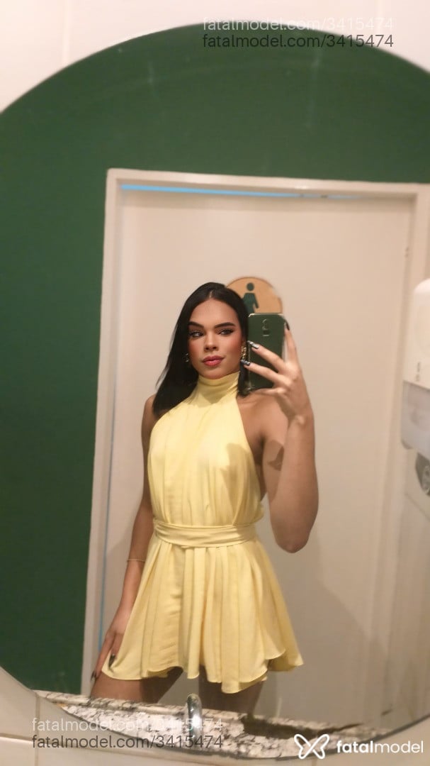 Acompanhante mulher trans morena (o) de olhos castanhos - Anny