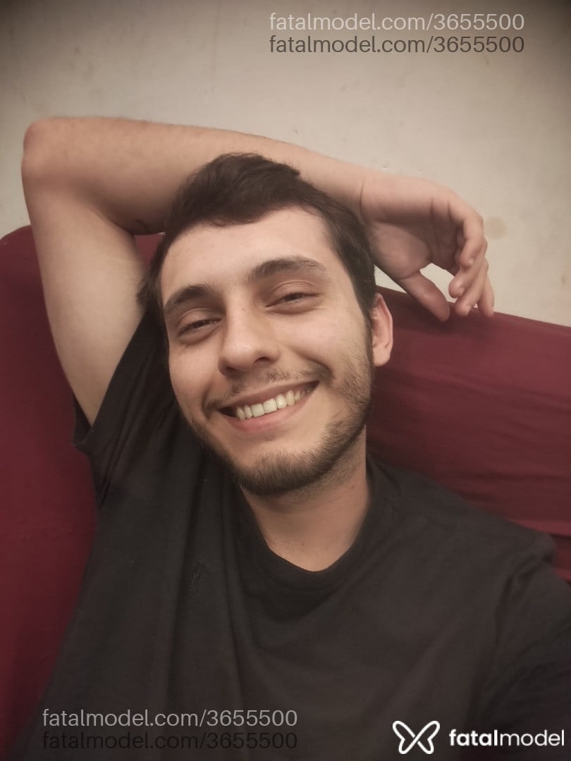 Acompanhante homem com cabelo castanho de olhos mel - Morpheus