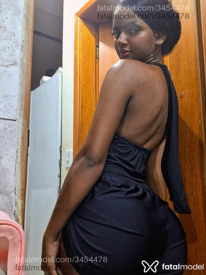 Acompanhante mulher morena (o) de olhos pretos - Antonela