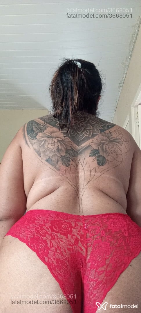 Acompanhante mulher morena (o) de olhos castanhos - Morenatatuada
