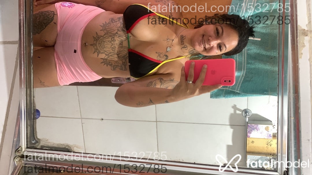 Acompanhante mulher morena (o) de olhos castanhos - Katrina