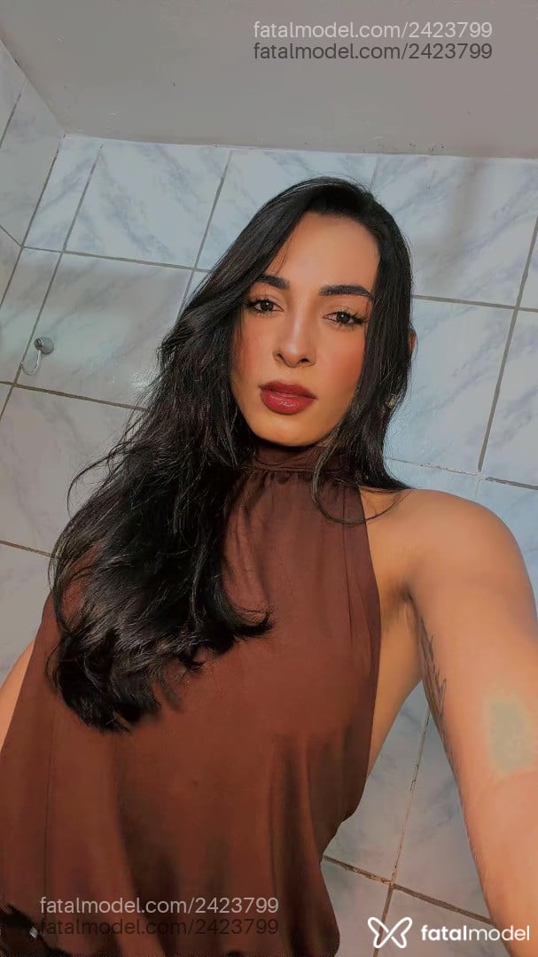 Acompanhante mulher trans morena (o) de olhos castanhos - Thaemyllyneves