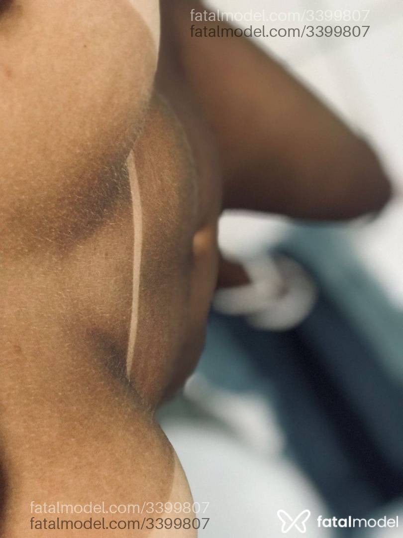 Acompanhante mulher morena (o) de olhos pretos - Rafaa
