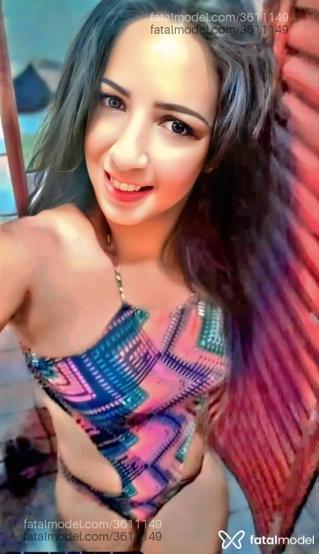 Acompanhante mulher trans morena (o) de olhos mel - Juliana Pavanelly
