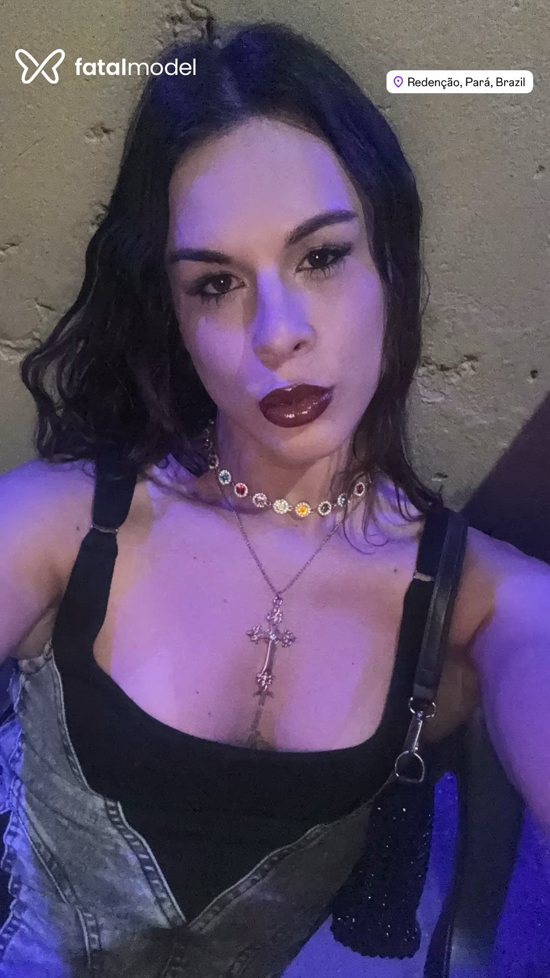 Acompanhante mulher trans com cabelo castanho de olhos castanhos - Laura Acompanhante mulher trans com cabelo castanho de olhos castanhos - Laura