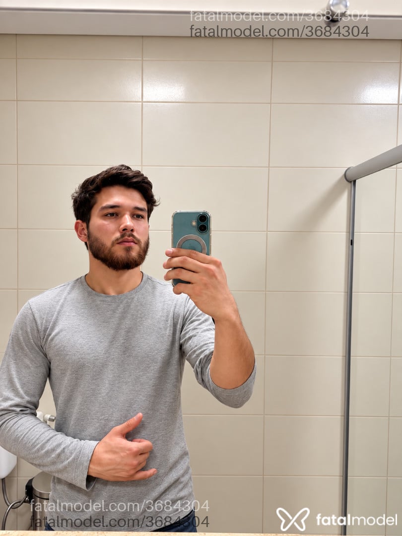 Acompanhante homem com cabelo castanho de olhos castanhos - Pietro Junior