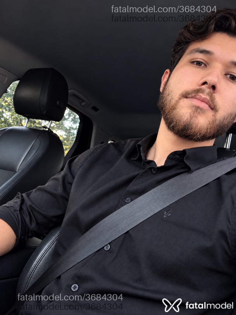 Acompanhante homem com cabelo castanho de olhos castanhos - Pietro Junior