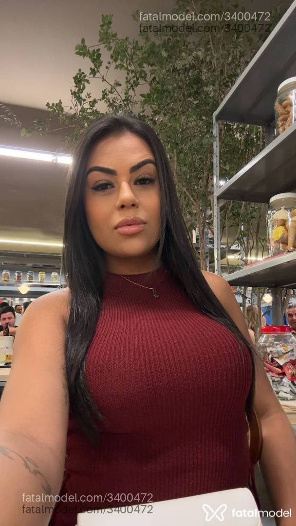Acompanhante mulher morena (o) de olhos castanhos - Carol