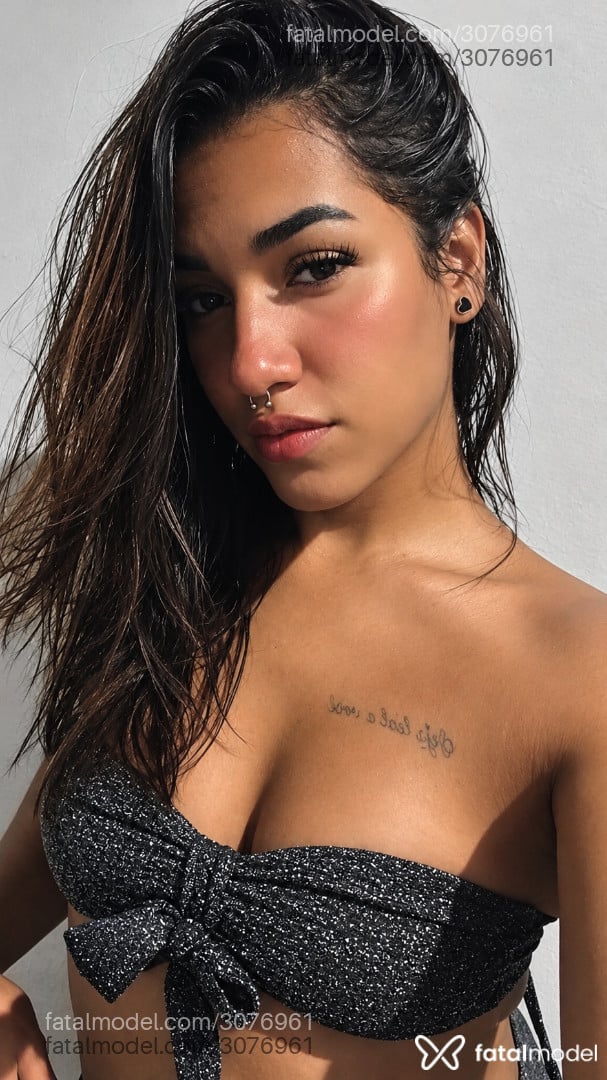 Acompanhante mulher trans morena (o) de olhos mel - Isabella Elouíse