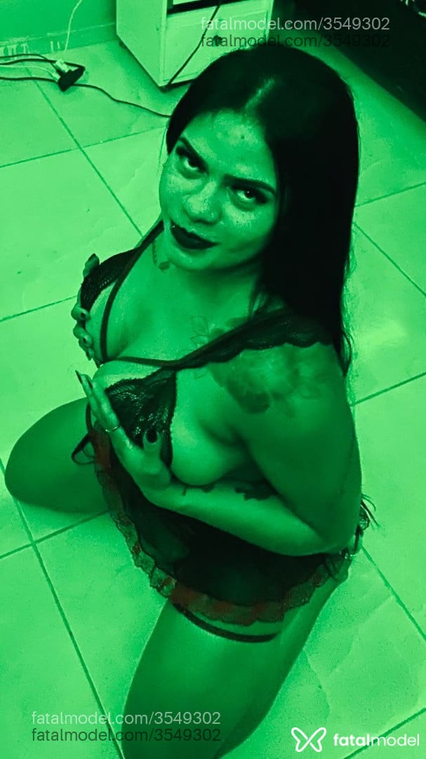 Acompanhante mulher morena (o) de olhos verdes - Tércia Alves